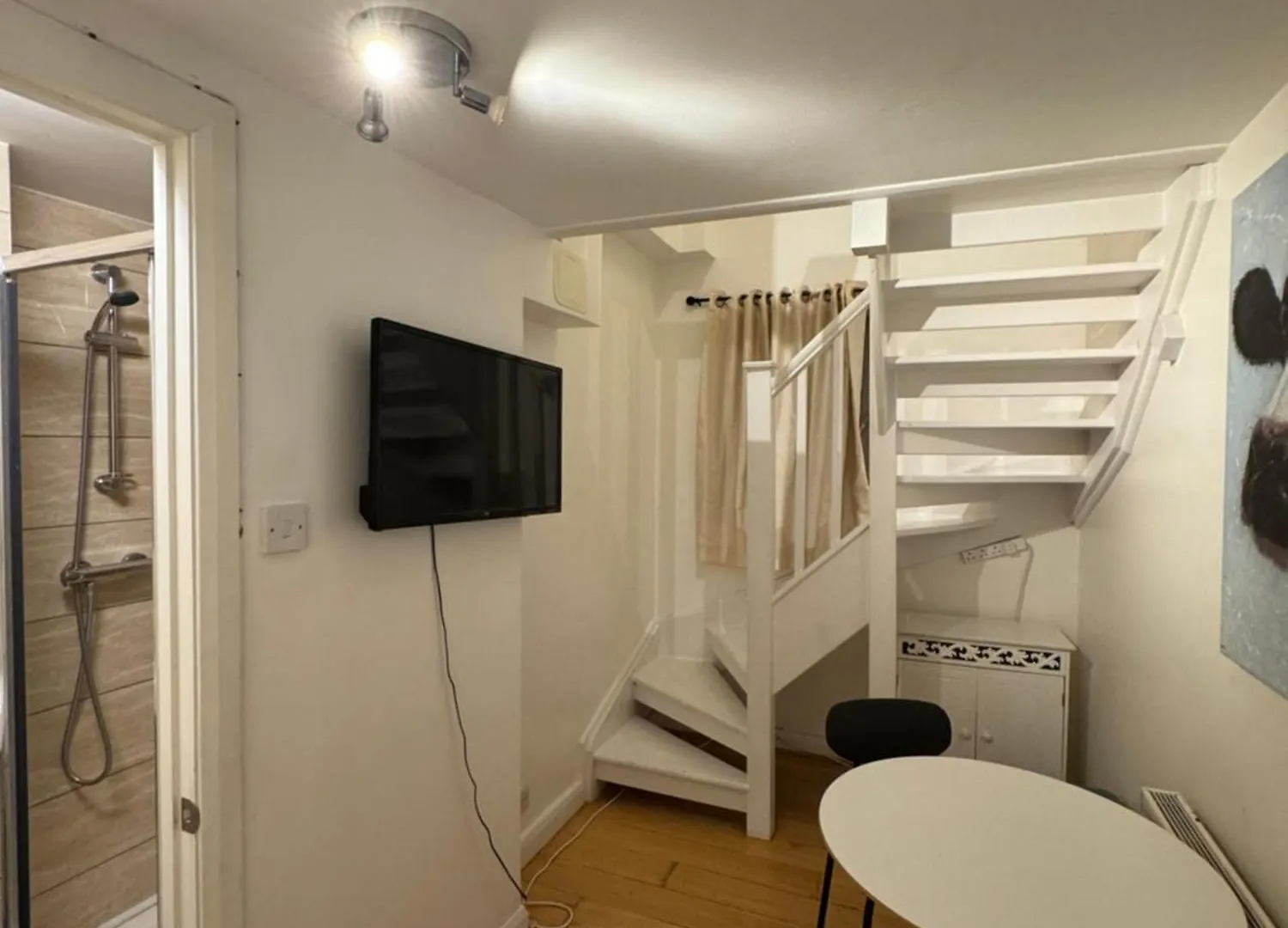 Cozy Rooms Near Central London