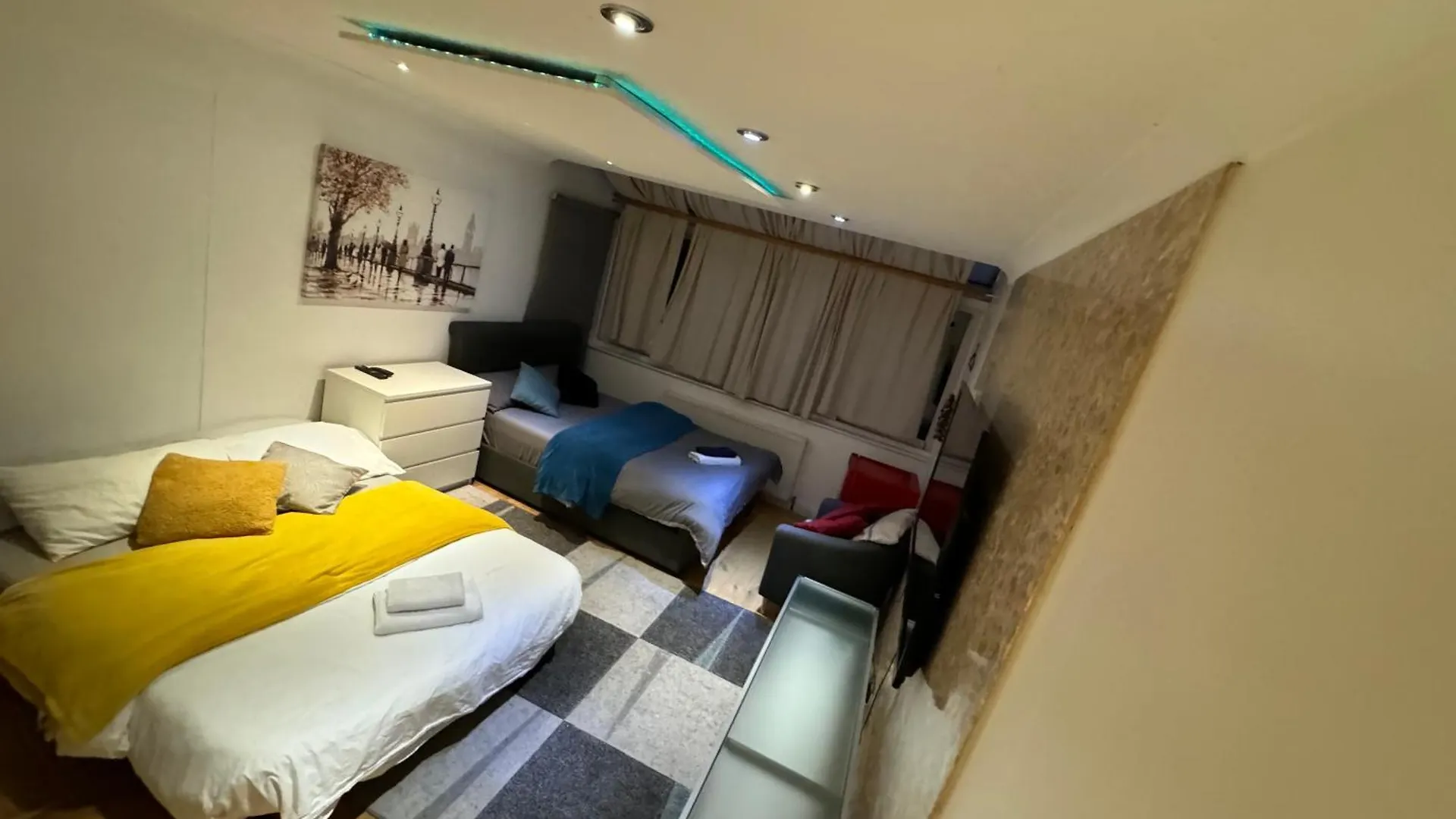 Cozy Rooms Near Central London