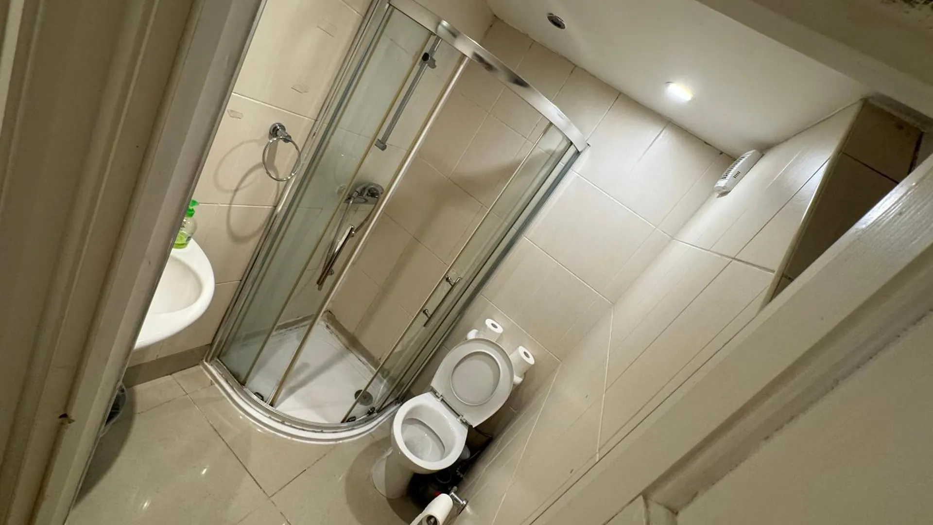 Cozy Rooms Near Central London 0*,  Storbritannien